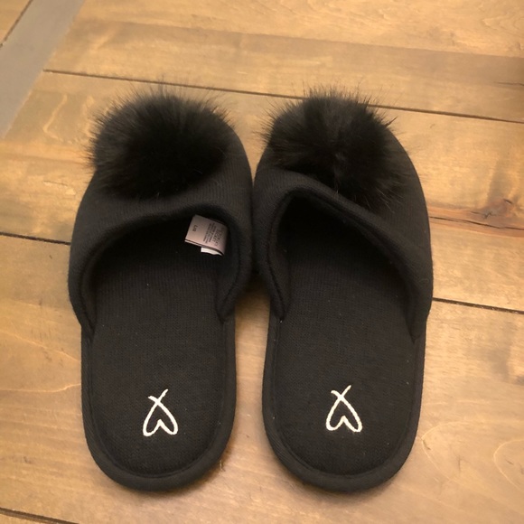 Victoria’s Secret Bedroom Slippers - Picture 9 of 12